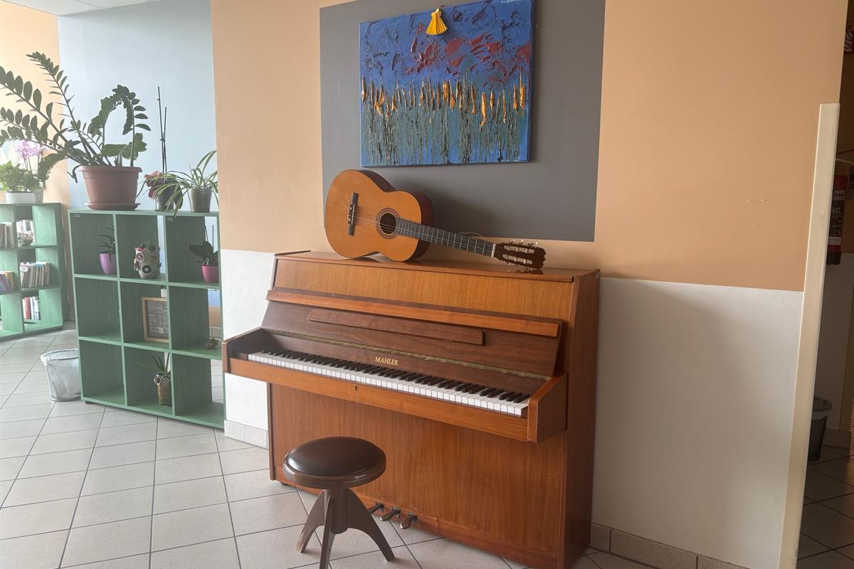 Gallery image